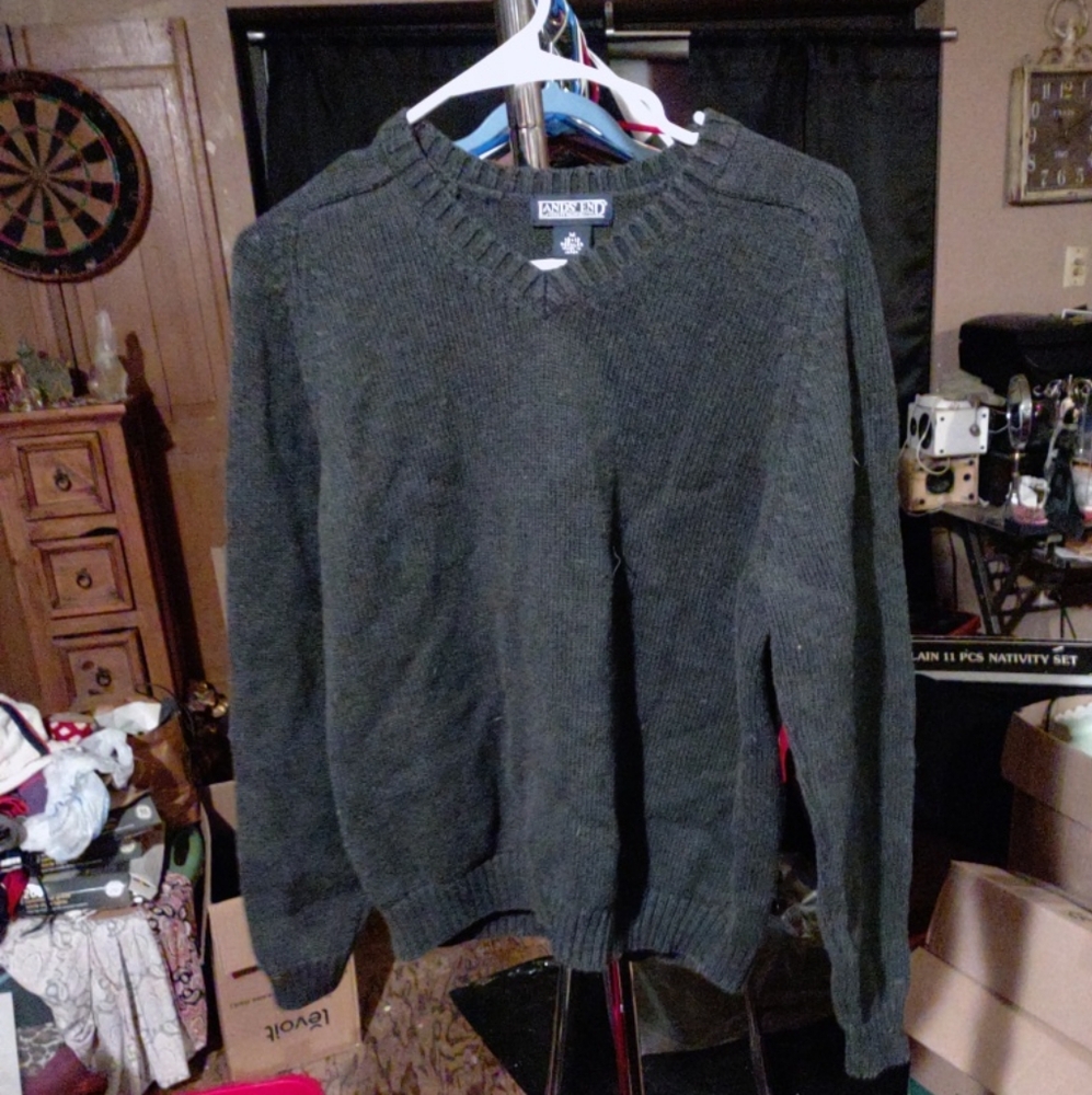 Woman's Lands End Cashmere  size medium 10-12 Navy blue pull over sweater‎